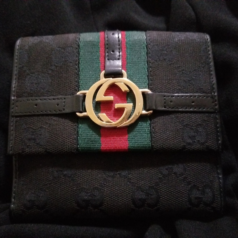 authentic gucci bi fold wallet